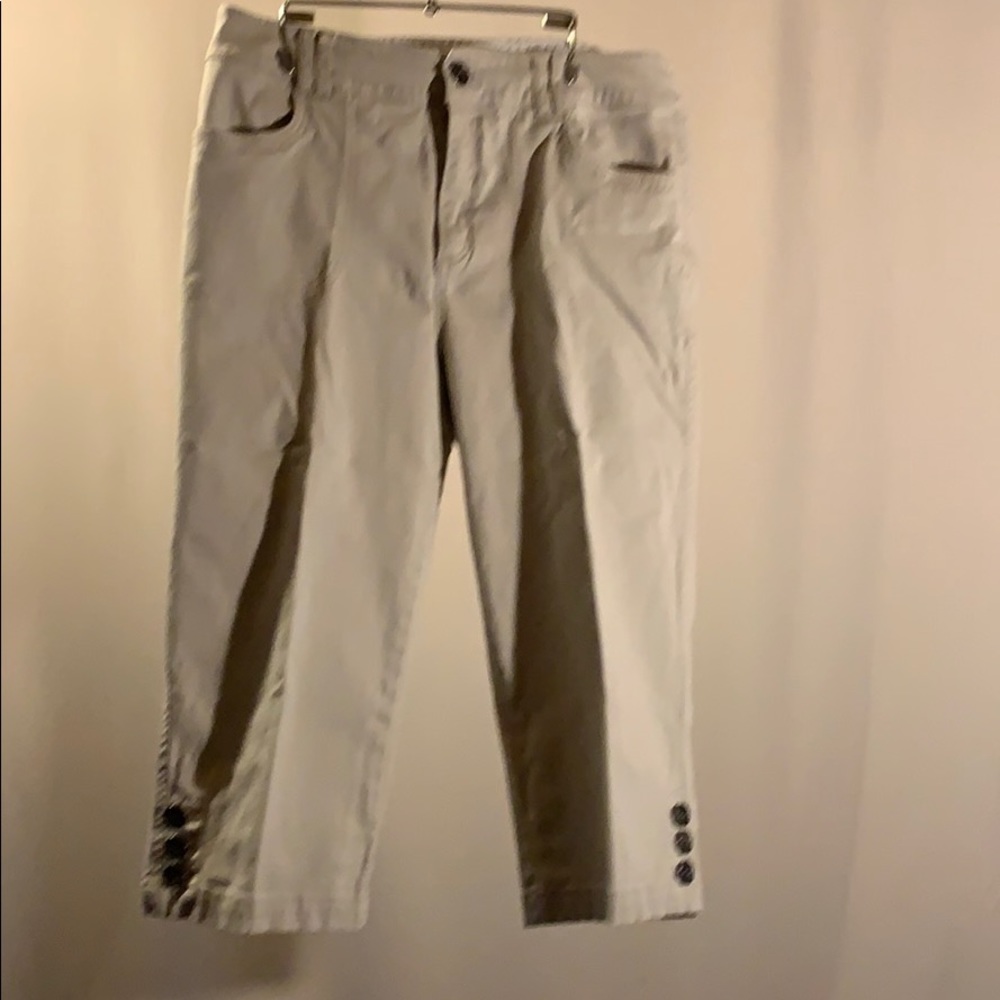 Christopher and Banks Capris